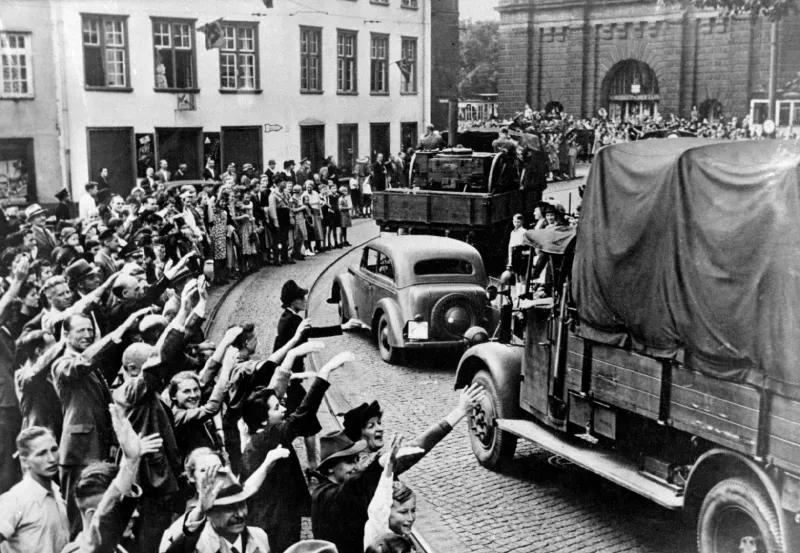你见过百万大军一个月就全面沦陷的国家吗？1939年的波兰就是这样，自大和误判，亲