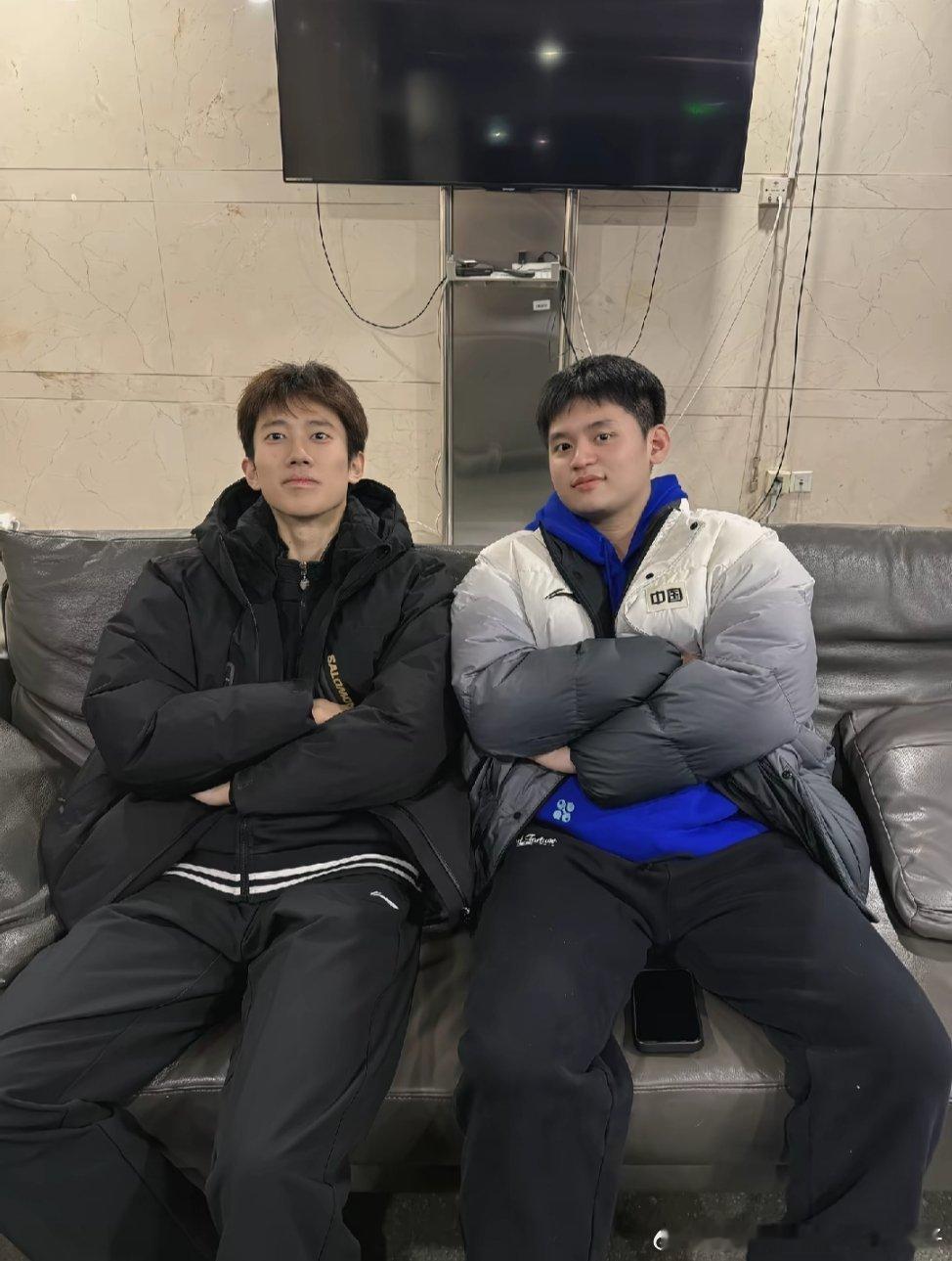 梁俨苧分享了和林诗栋的合影📷：?