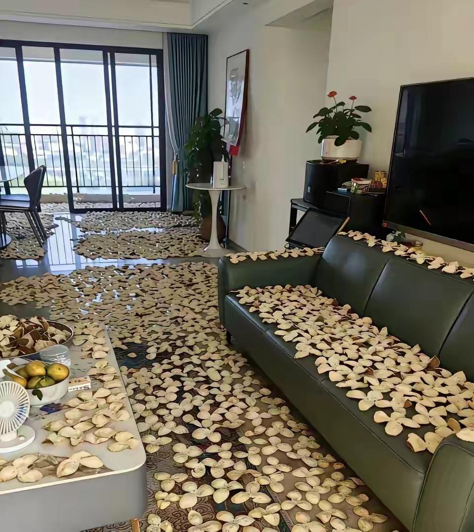 看到有人装修完把整个房子放满橘子皮，说是放一个月才入住