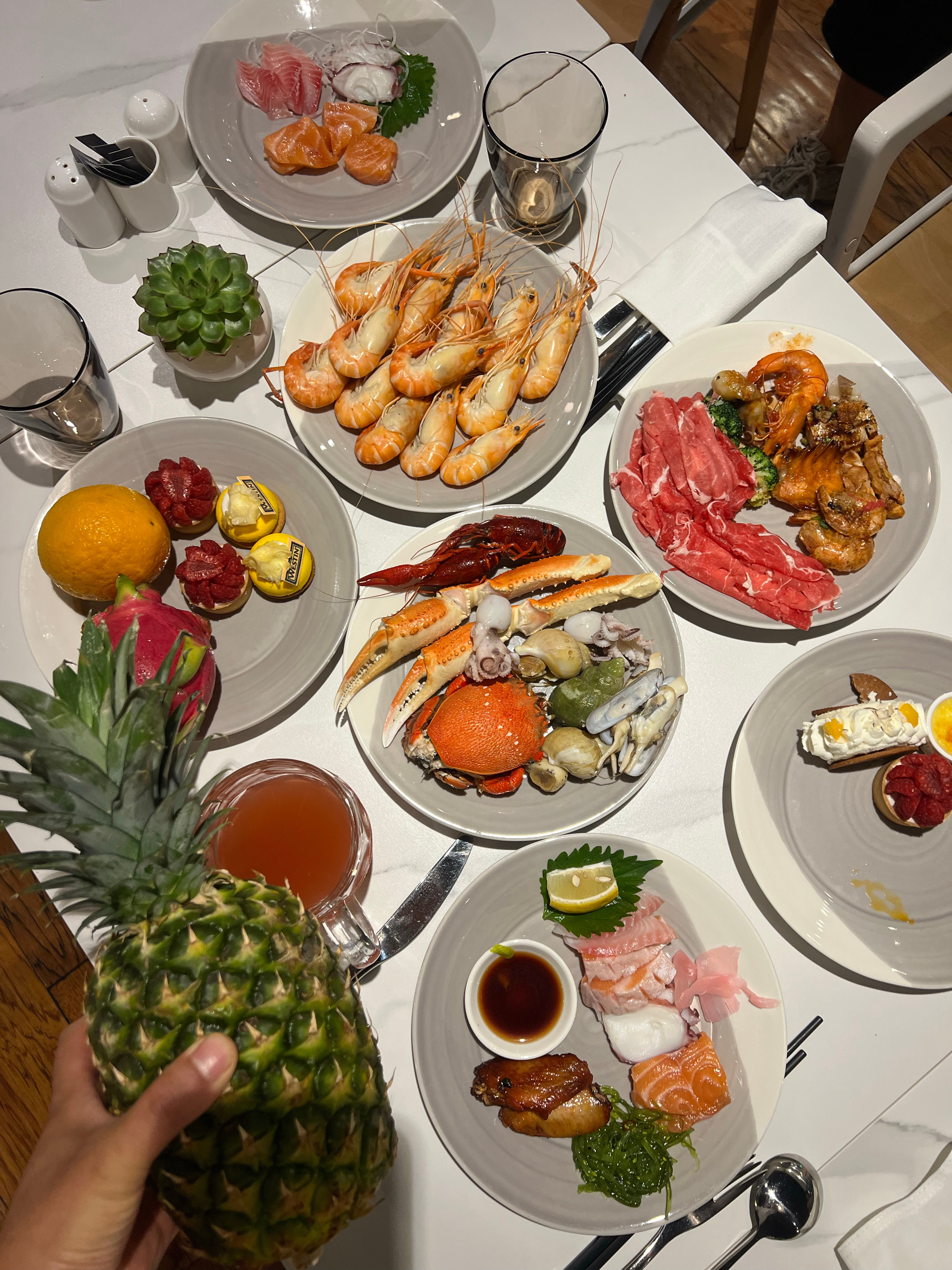 鲜活海味•畅享知味😋西安威斯汀大酒店海鲜自助晚餐焕新啦海鲜种类超级丰富！
