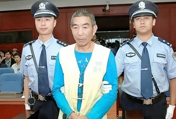 2007年起，云南晋城镇60多岁的张永明开始连续杀人，直到2012年落网，他把受