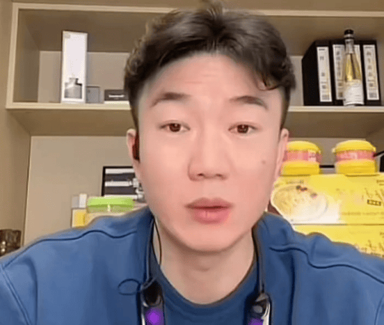 媒体人: 戴琳借钱套路大同小异, 都是看他直播后加了微信