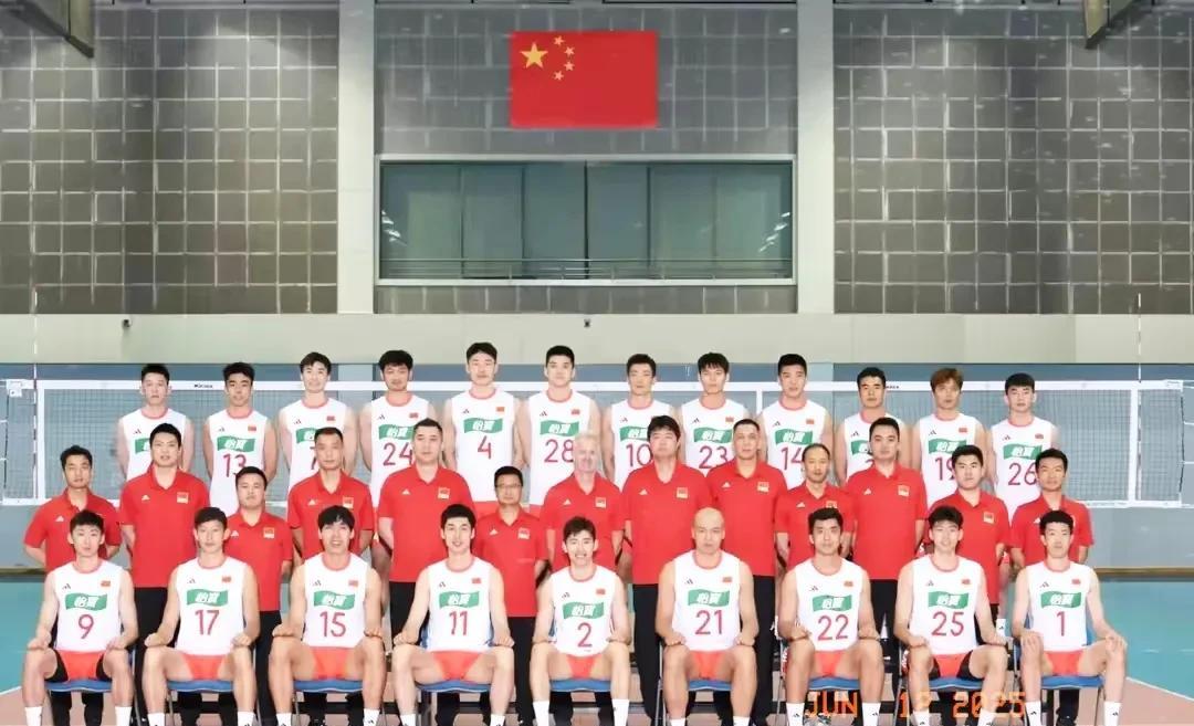 中国男排现在最缺什么？当中国男排的几杆老枪，再也跟不上日本队迅疾如风的快快快时，