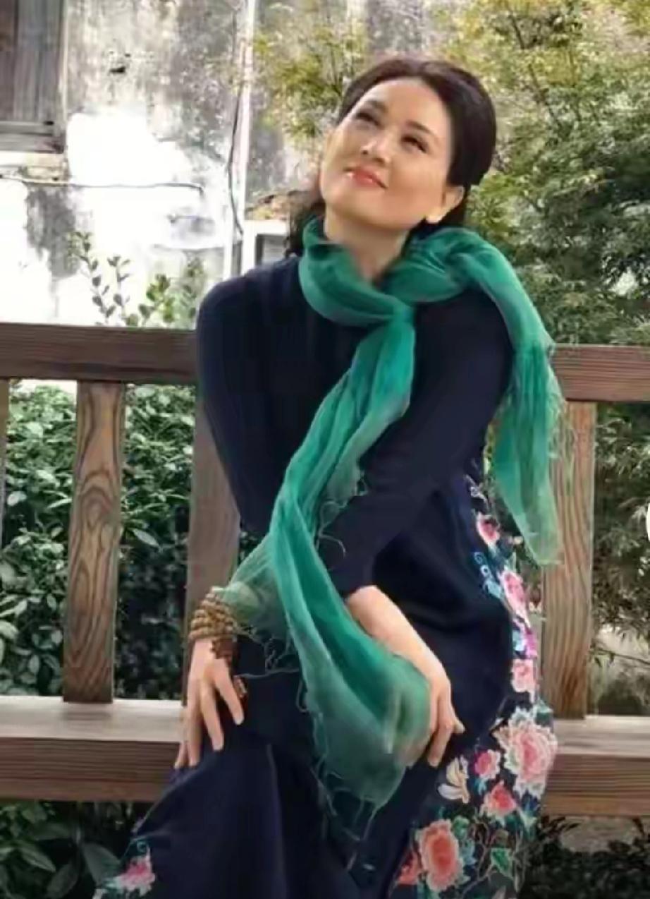 63岁越剧名家单仰萍！丈夫入狱6年不离不弃，隐忍半生越活越通透