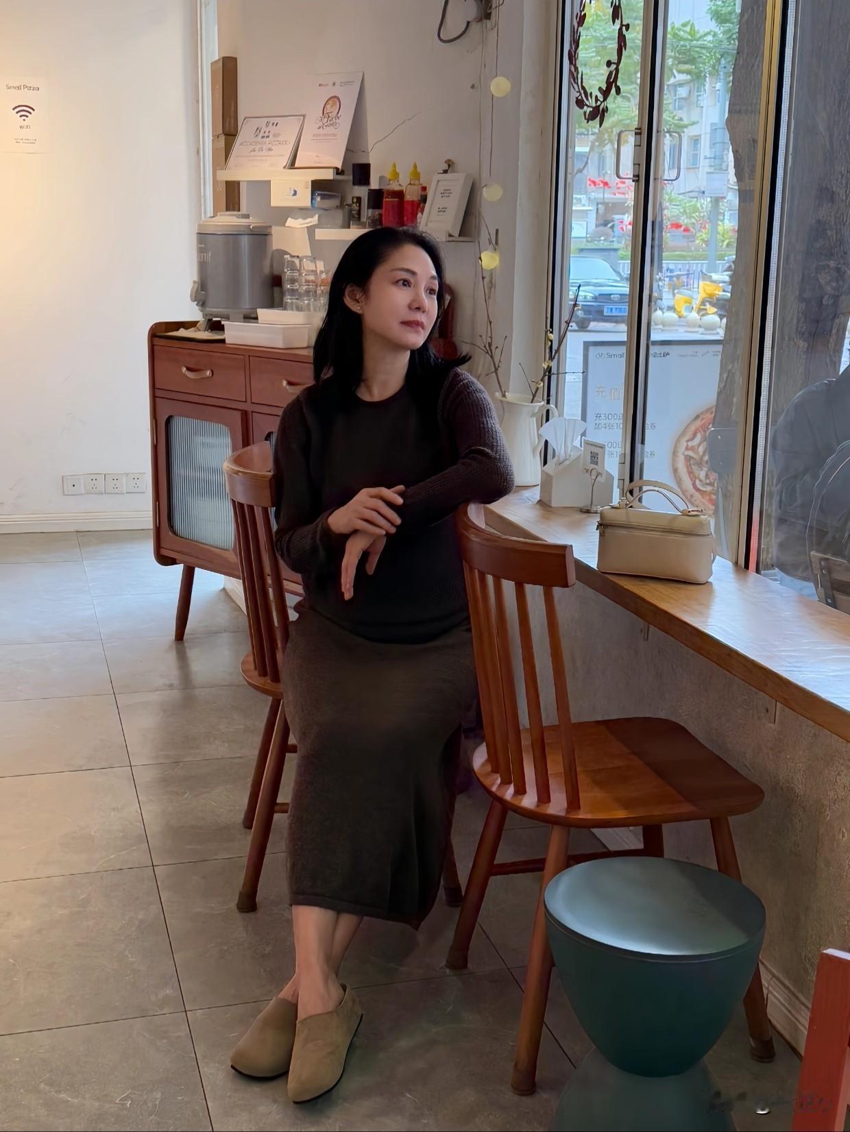 49岁进入更年期后，身体失控了，情绪也失控了上周有个读者给我发私信，说她觉得