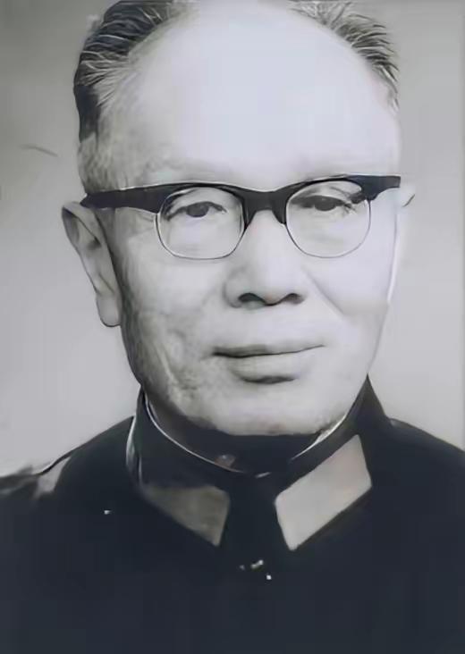 1942年，万毅被捕，蒋介石下令杀了他，万毅知道后，趁看守不注意，翻墙逃走了，谁