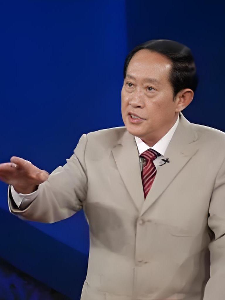 王立群说：“对一个人太好，对方不一定会感恩。更可能的结局是，你把他喂饱了，他开始