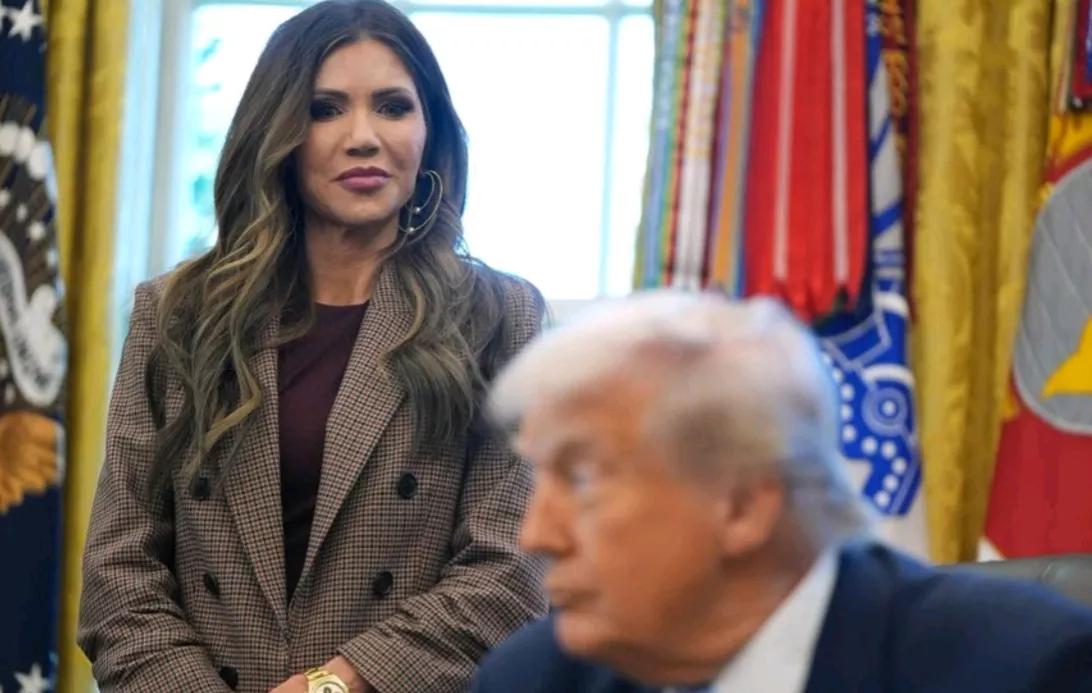 福克斯新闻报道，当地时间27日，一名白宫官员透露，特朗普正在努力尝试和民主党谈判