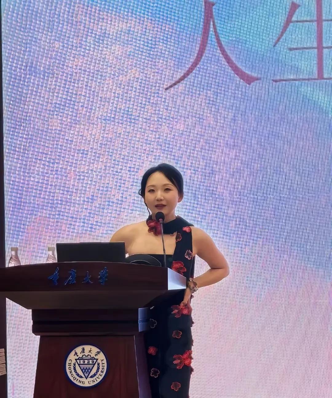 我猜到了辣目洋子（李嘉琦）舞蹈细胞了得，运动天赋也很好，但万万没猜到她居然还学历
