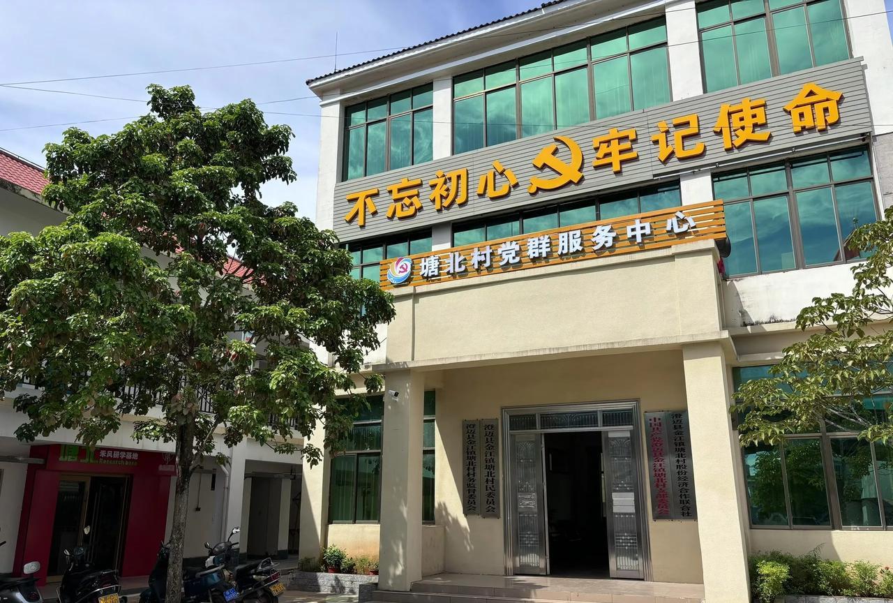近两年查处的违纪违法的领导干部当中，有不少干部是主动投案的，从比例上看，主动投案