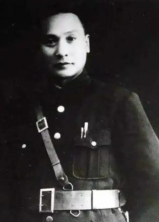 1949年，特务头子毛人凤攥着400多人的枪决名单，逼着卢汉签字，见卢汉死活不签