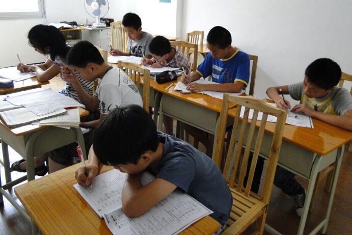 普通孩子逆袭记：补习班消失后，家长如何偷偷