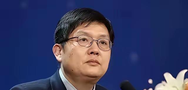 中方曾呼吁谨慎前往日本，不料复旦大学的冯玮却高调推荐中国学生去日本，并把这种与中