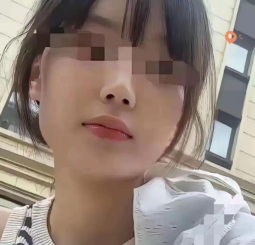 郑州姑娘李文静：月薪4200，省吃俭用，撑起弟弟的生活费郑州金水区，一栋年代