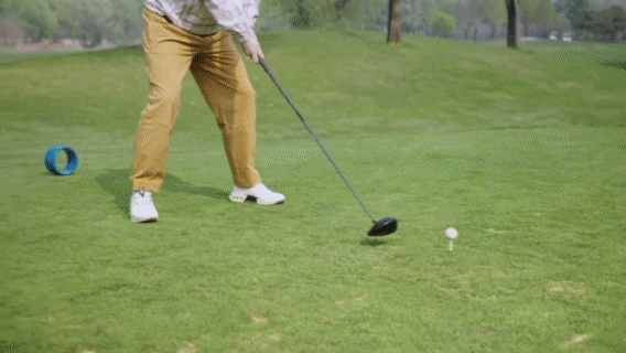 豪门夫妇的出行默契,尊界S800收获双向认可在窦骁发布的假日出行Vlog中,他