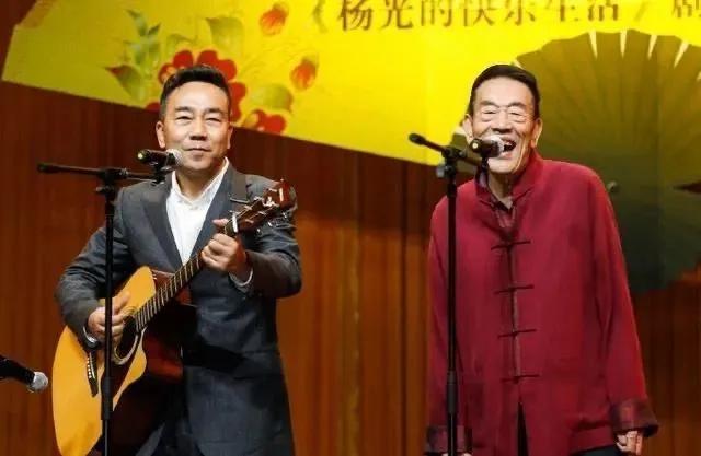 4亿遗产何去何从？杨议直播回应竟如此豁达！7月17日，天津的直播间里，杨议就