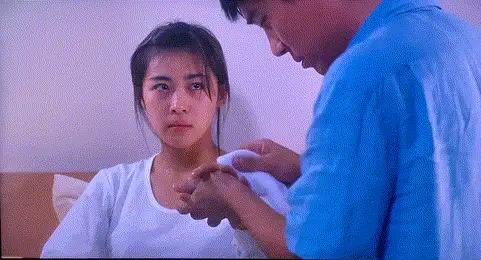 有没有勾起你的回忆？女孩被感动到流泪，离成功就很近了[大笑]