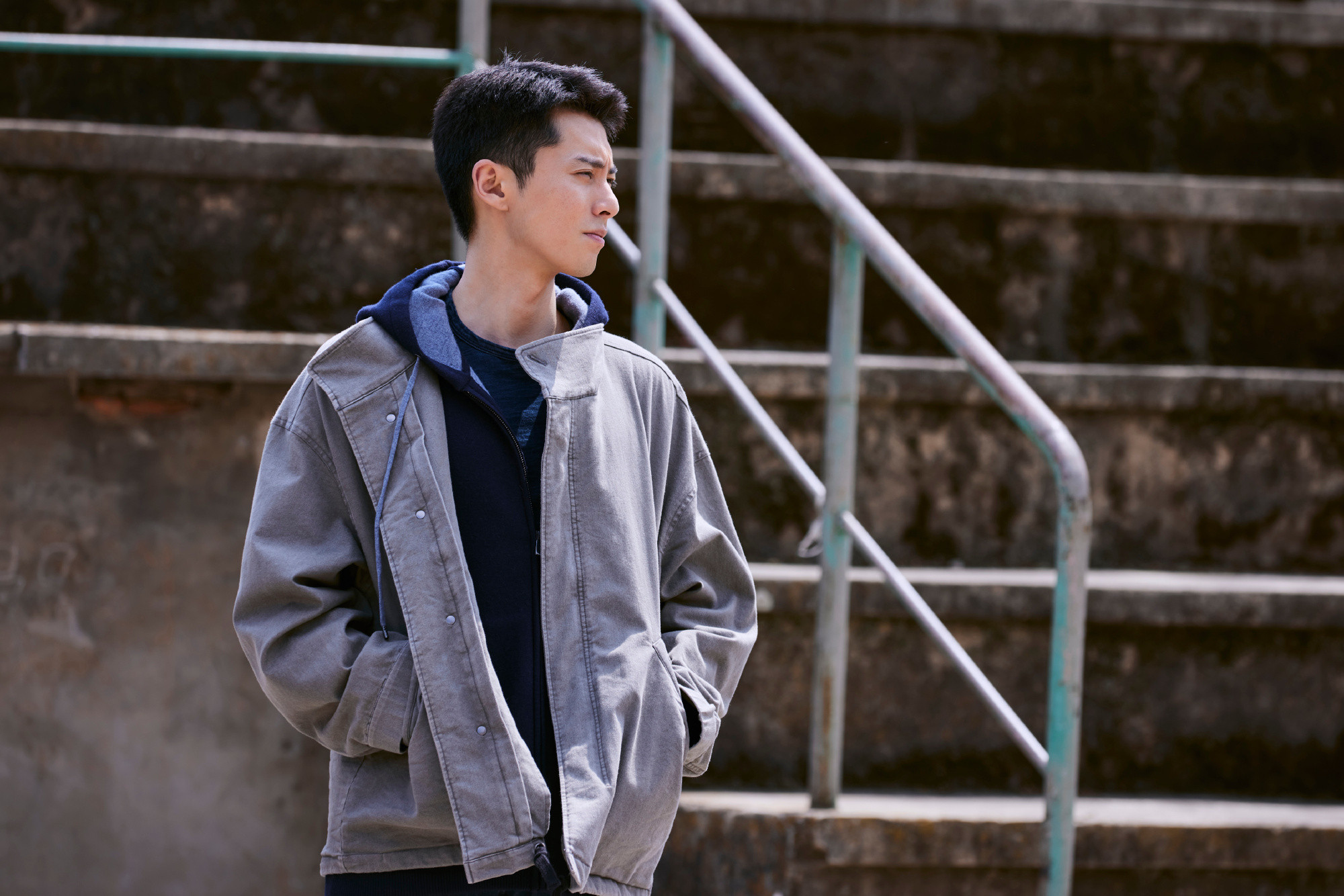 1.王鹤棣目前的工作重心就是《将门独后》的拍摄，接下来会出席LV珠宝活动，后面会