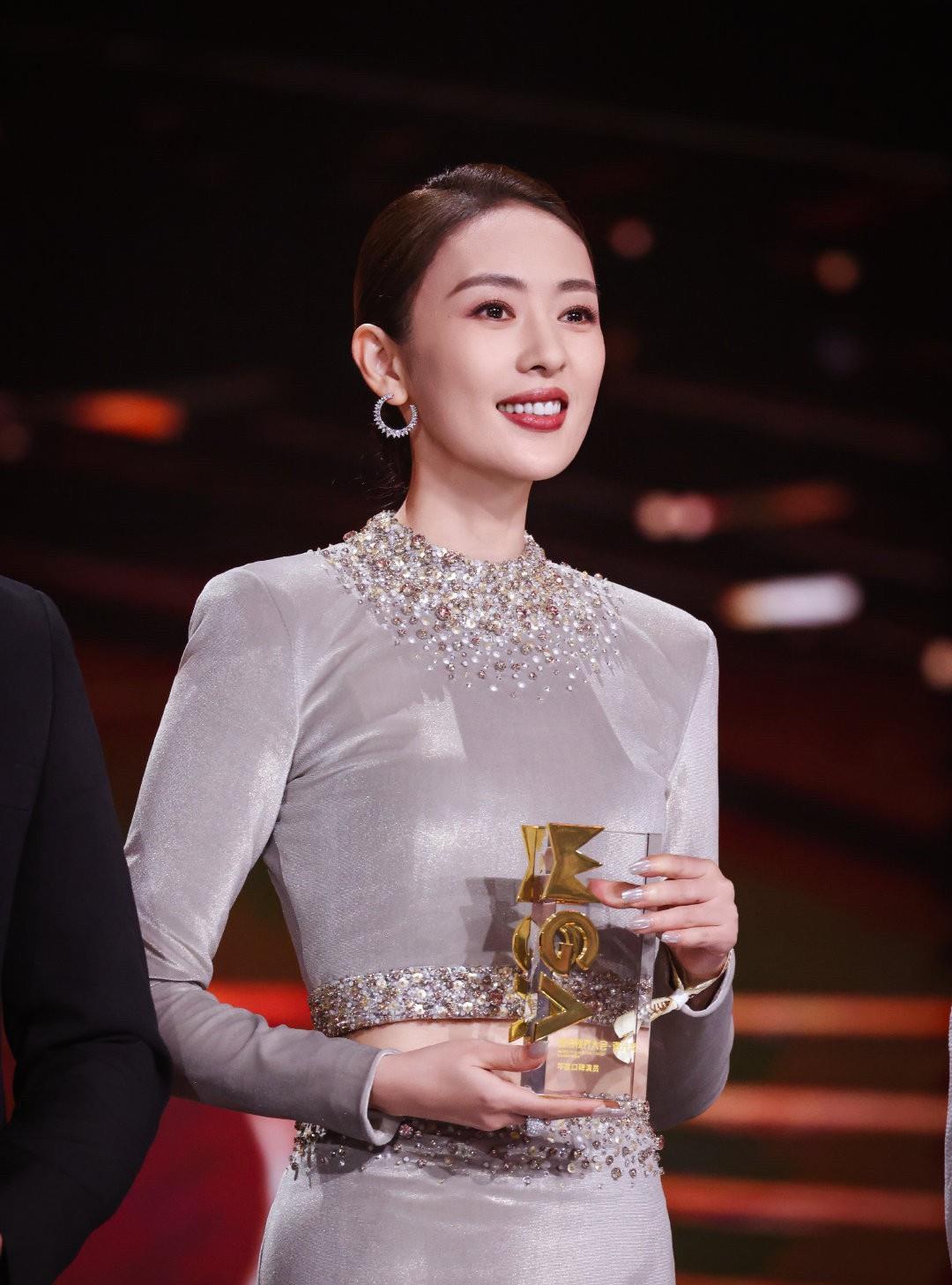39岁童瑶当评委，我忍了童瑶给王宝强颁奖，我也忍了现在你告诉我，《三