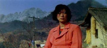 1994年，18岁的郜艳敏被人以2600元卖给了来自山村的刘老汉，在付钱时，人贩