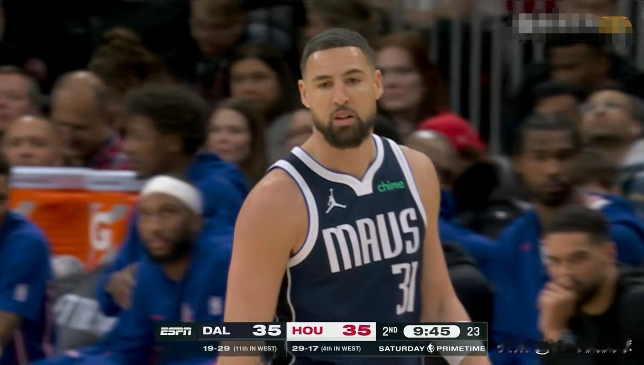 独行侠神射手汤普森真是大失水准！在今天独行侠客场挑战火箭的比赛中，目前双方半场战