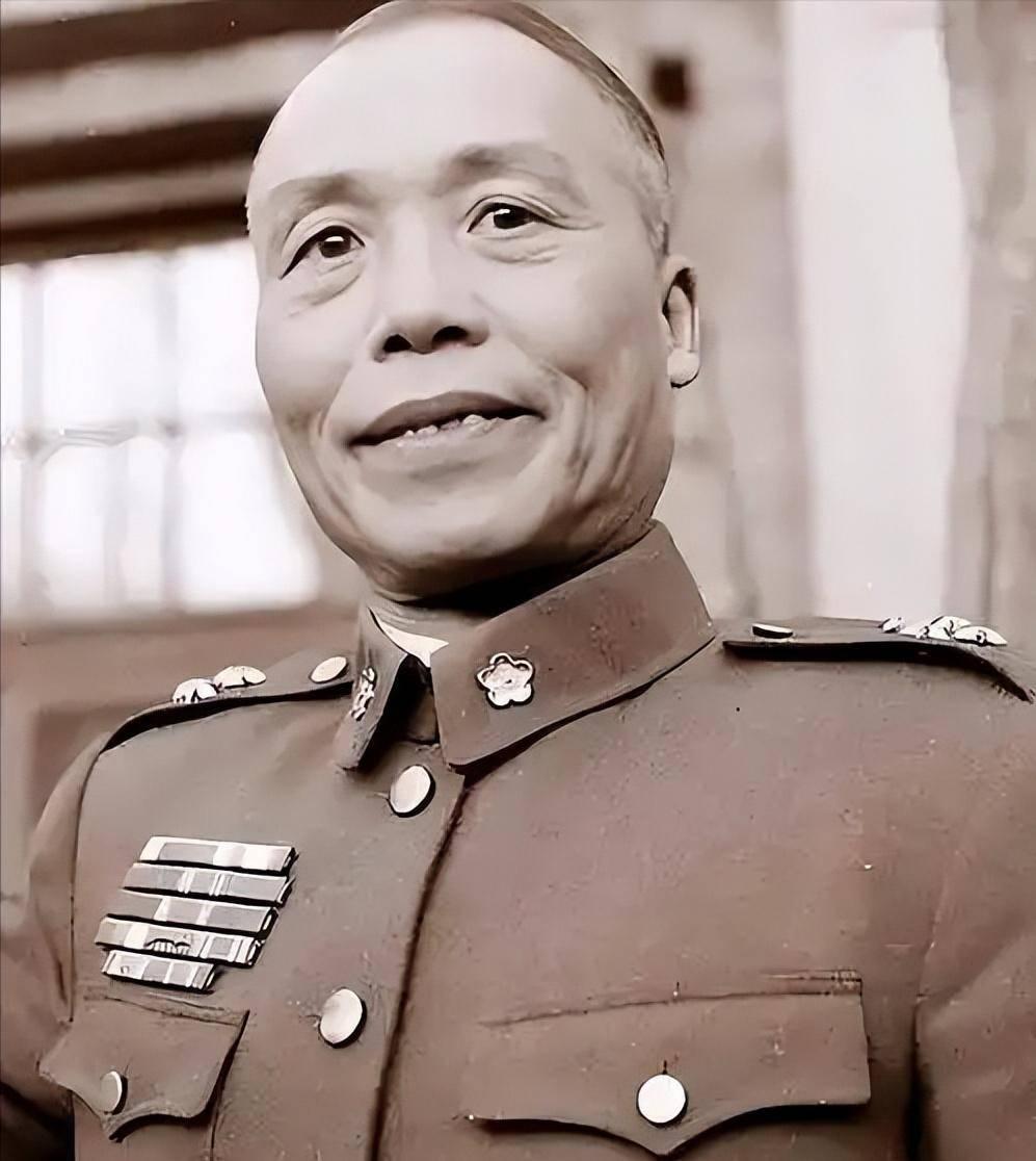 李宗仁晚年，说出惊人内幕：红军万里长征为什么能冲出围堵撤退。1965年，李宗仁踏