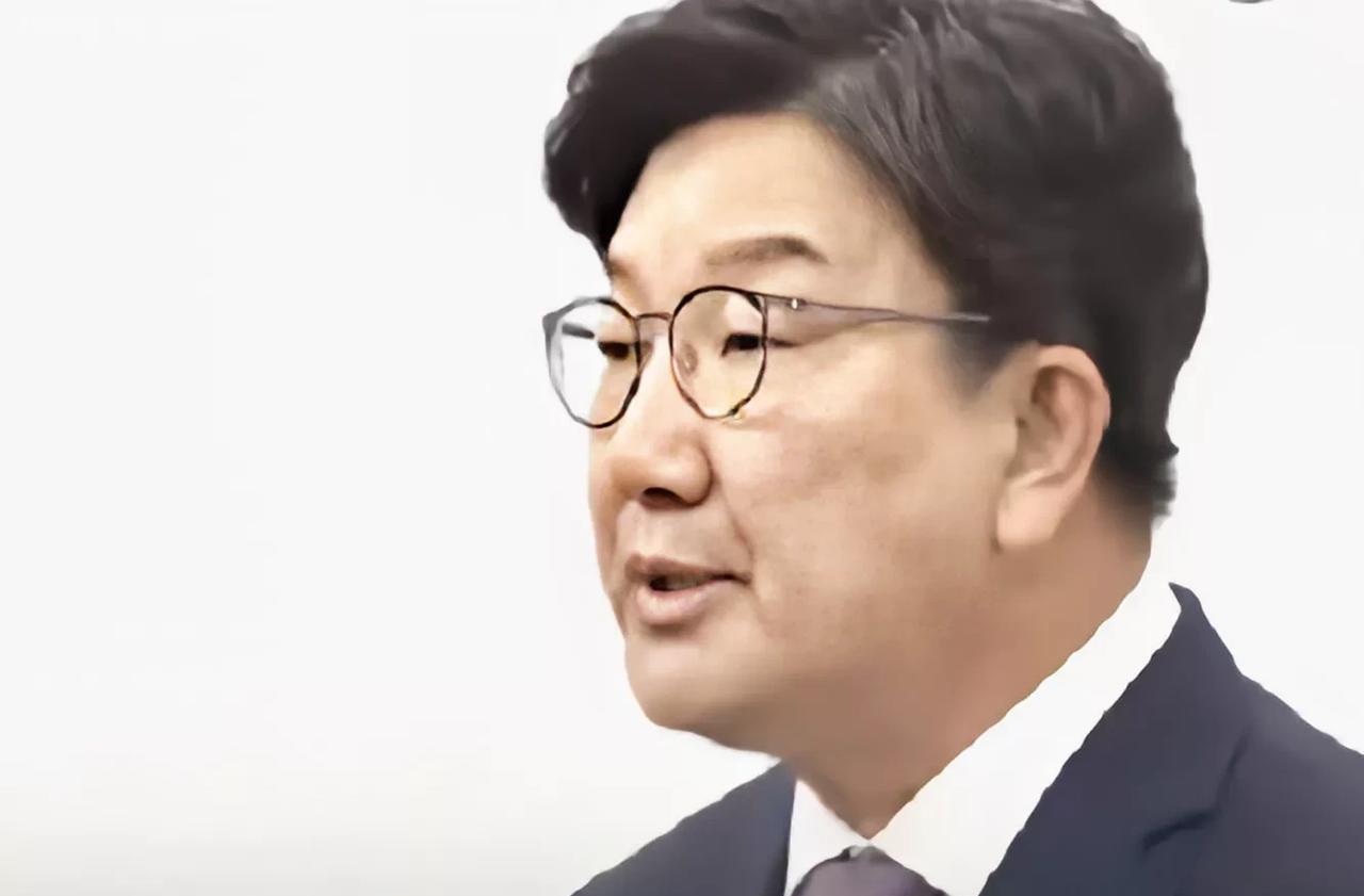 被秋后算帐，权性东是尹锡悦的铁杆支持者，对“戒严令”的是非对错不予考虑，在全国及