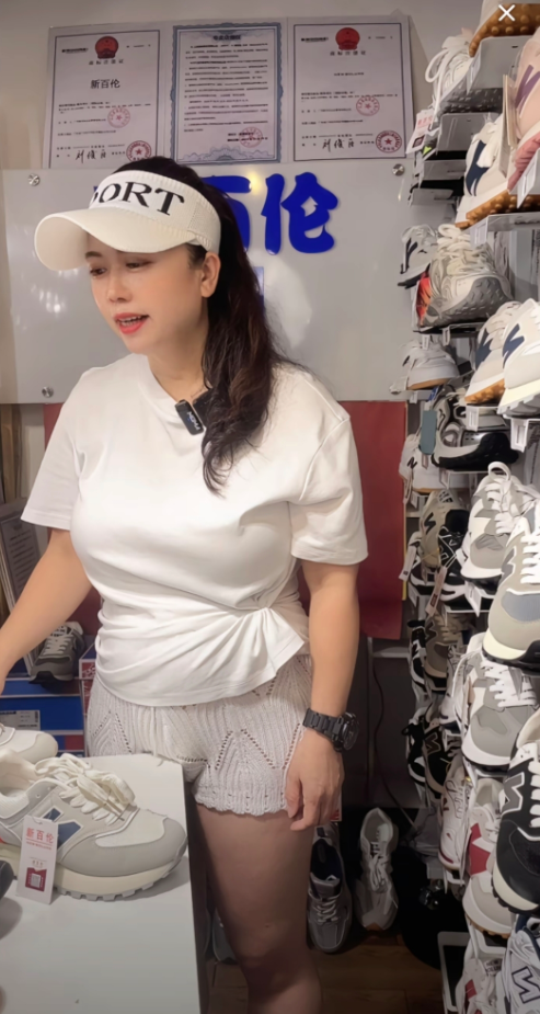 和朋友来买几双鞋子，朋友推荐的这家