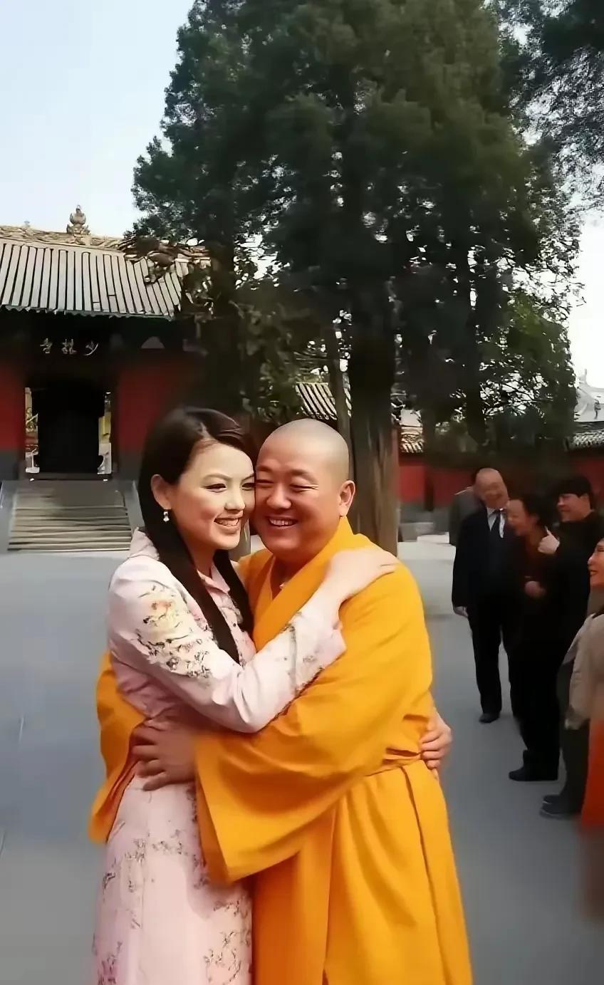 “食、色，性也。”此乃《庄子·告子上》中的一句话，其意为喜爱美食与美人乃人的天性