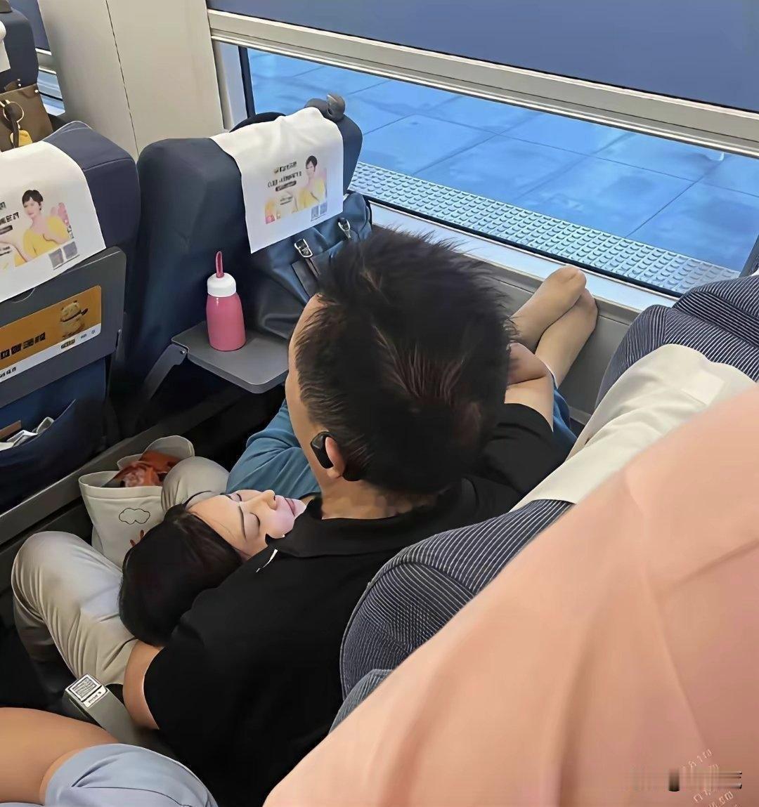 友友问一下，高铁上碰到这种怎么办？