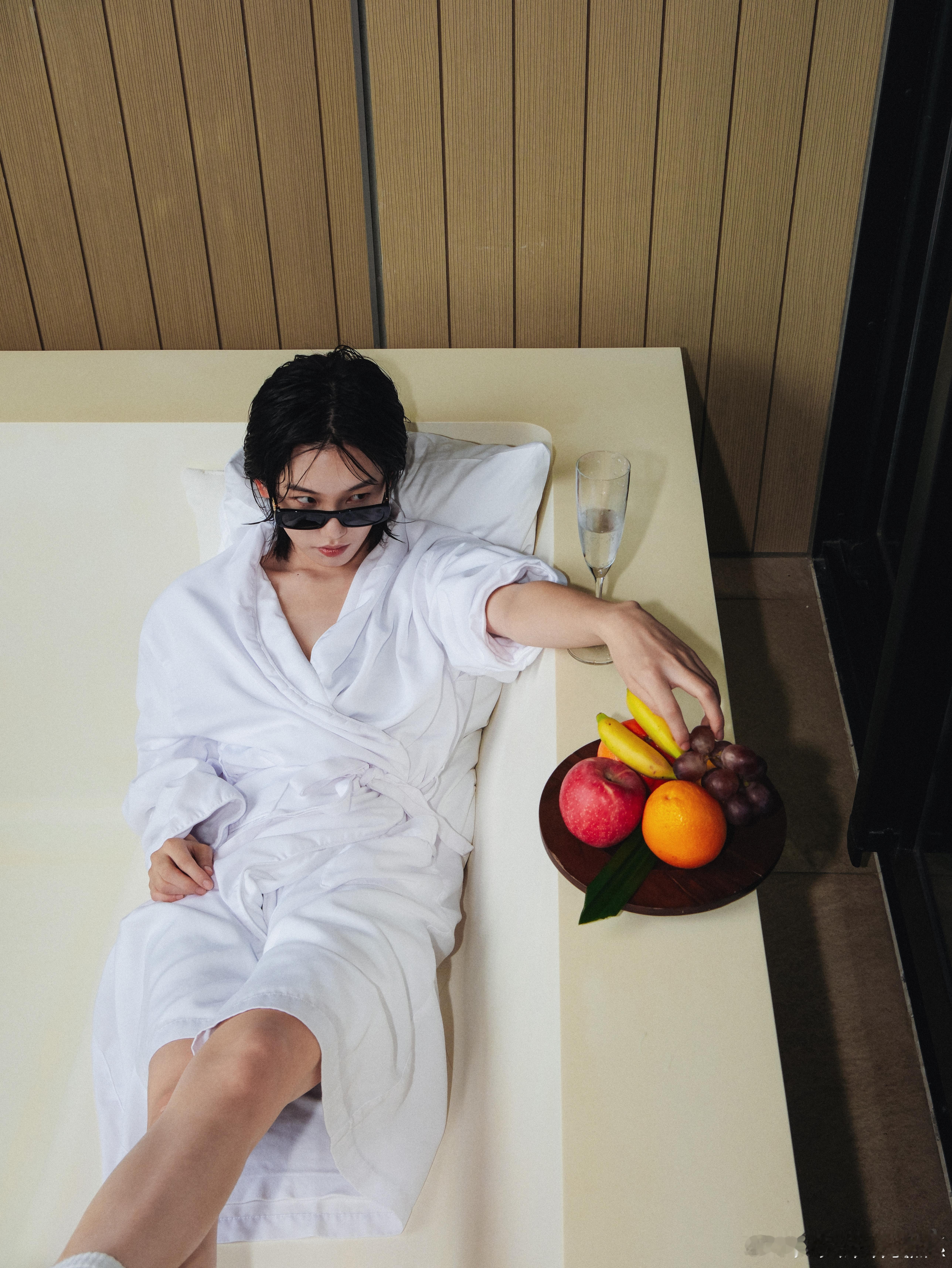 陆柯燃不语只是一味going我陆柯燃浴袍照陆柯燃浴袍照来啦！​​​​湿发、