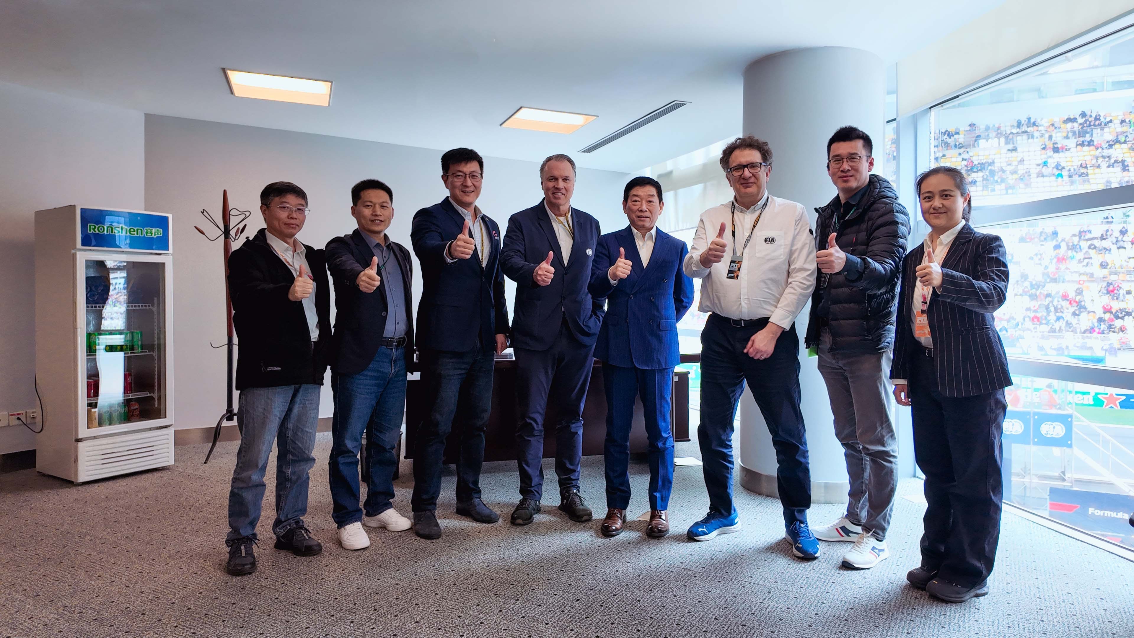 魏建军现身F1魏建军现身F1中国大奖赛现场，大家猜一波长城之后会不会有啥大动作