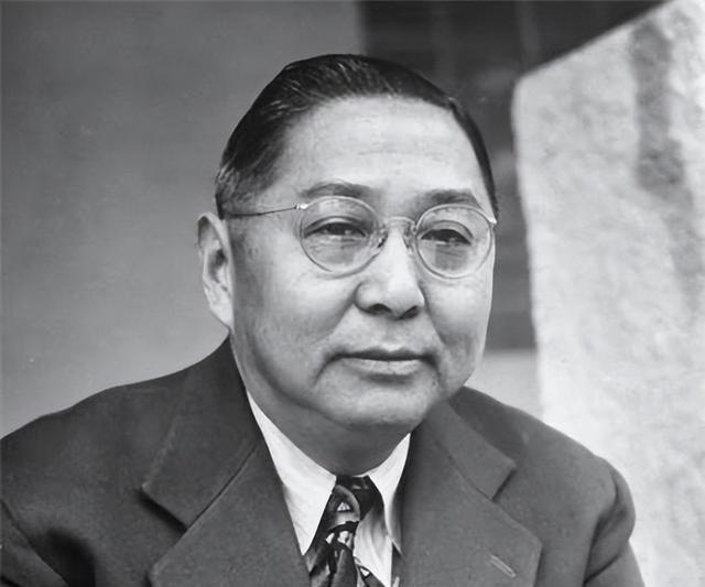 作为孙中山唯一的儿子孙科，此人脾气特别大却没什么本事，靠着他爹作威作福，曾经暴打