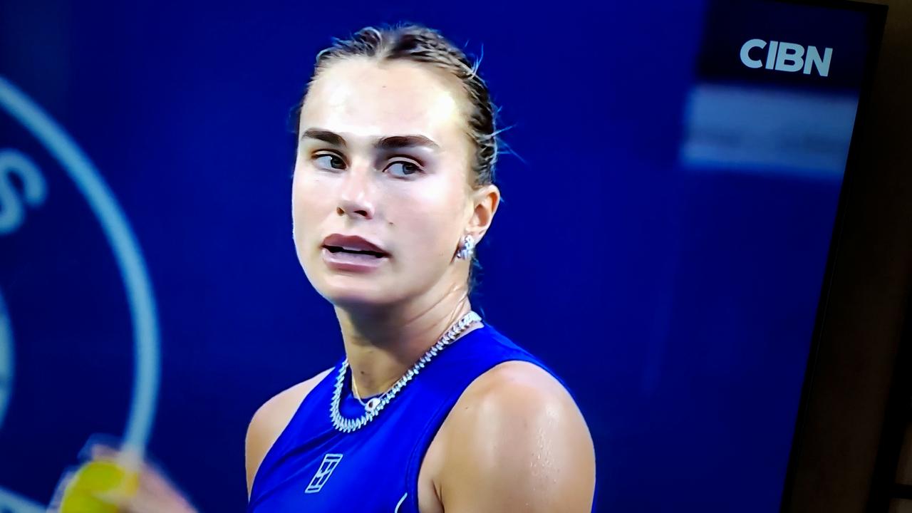 北京时间8月9日上午，WTA1000多伦多站女单1/8决赛迎来一场焦点对决。世界
