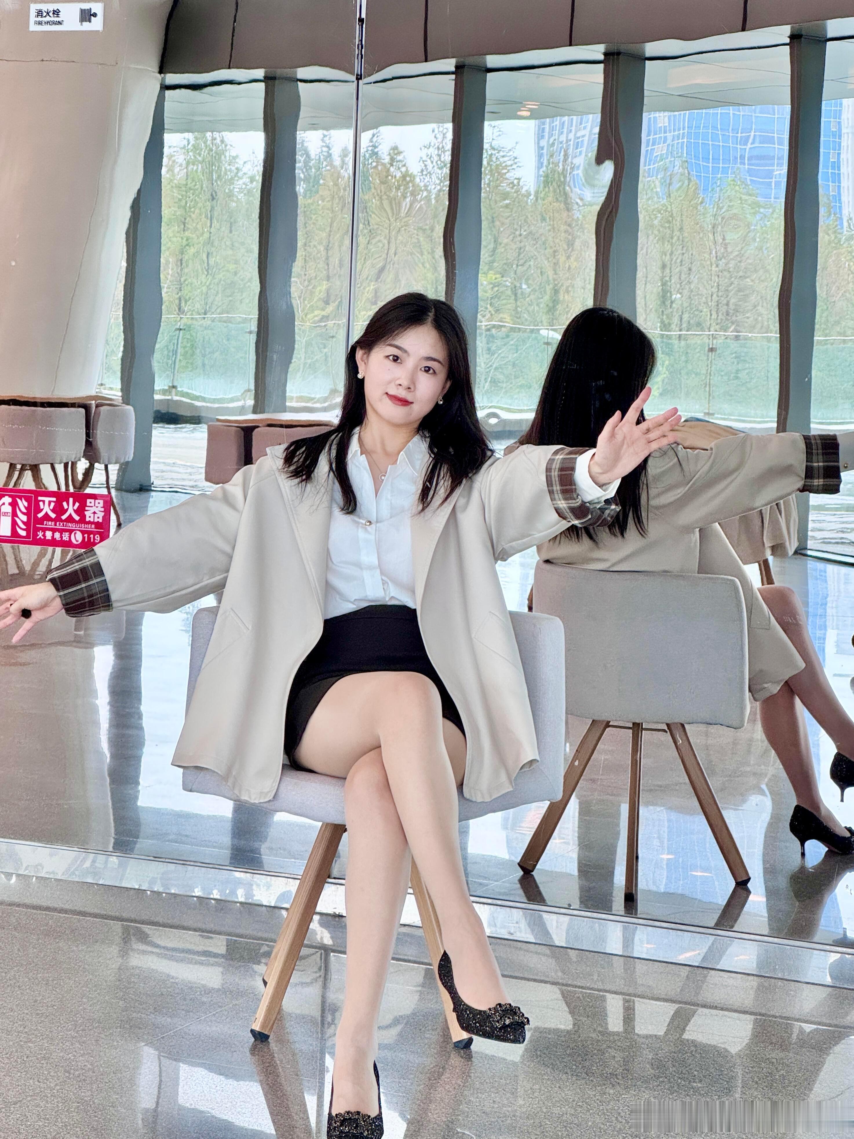大学老师日常穿搭，丝袜不可或缺～​​​