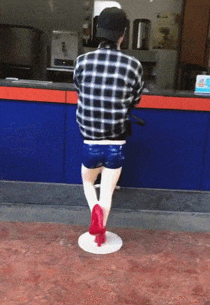 谁设计的这个凳子？应该拉出去砍了