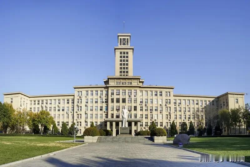 南开大学，以天津一区名为校名，却能成为985双一流，太不简单了说起国内名校