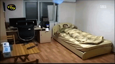 一个人能有多懒啊？小哥就用行动证明了，什么叫懒到极致。