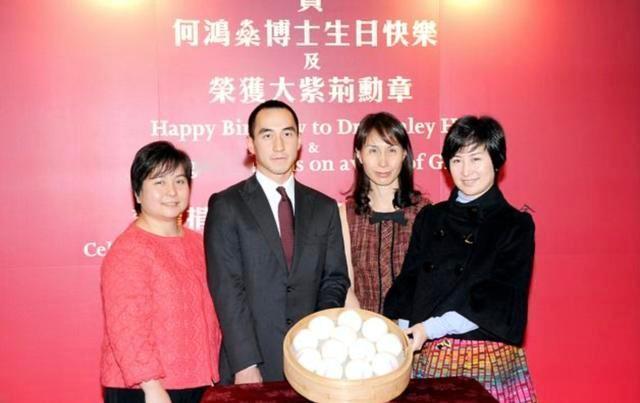 何超蕸的去世原因是乳腺癌，应该是病了很多年，最近又复发了。赌王二房三女儿何超蕸