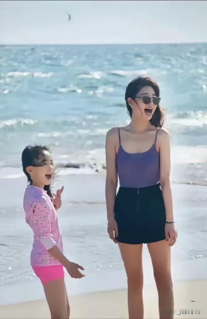 殷桃真是清新脱俗，人间尤物。偷偷暗恋她，偷偷馋她身子的男人应该不少吧。殷桃