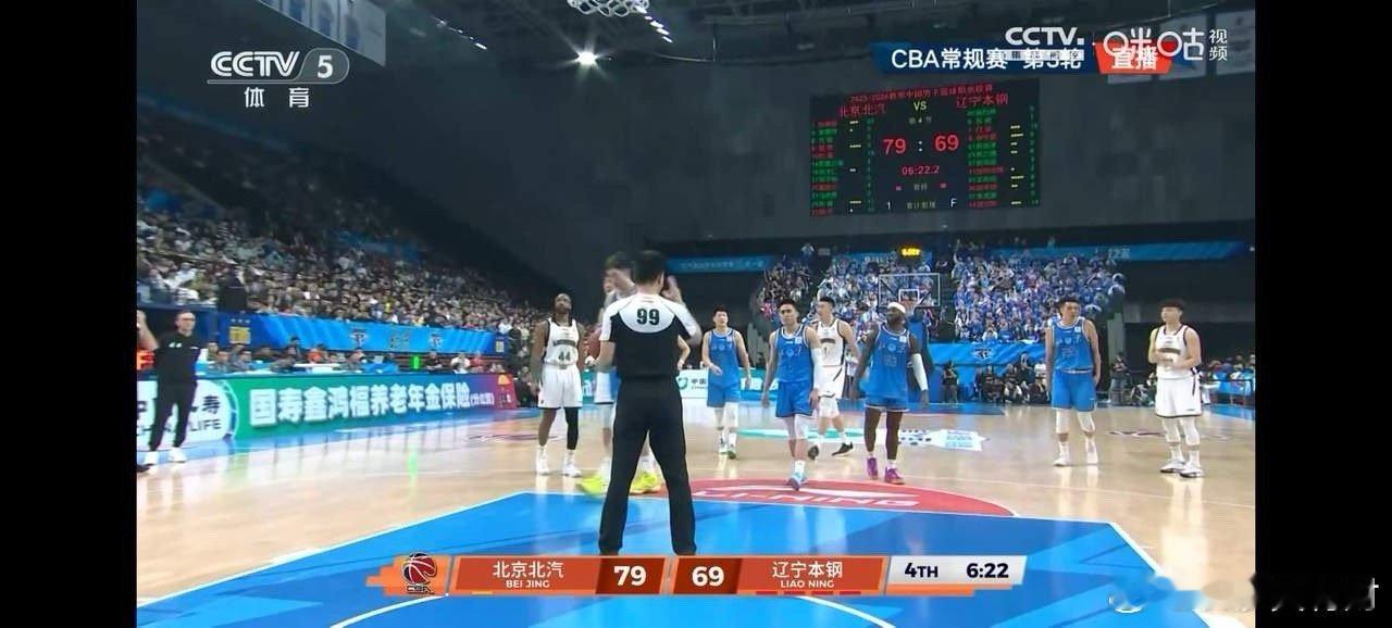 活久见！连续3个T让比赛失去悬念！北京与辽宁的比赛进行到第三节，姜宇鑫与陈盈俊