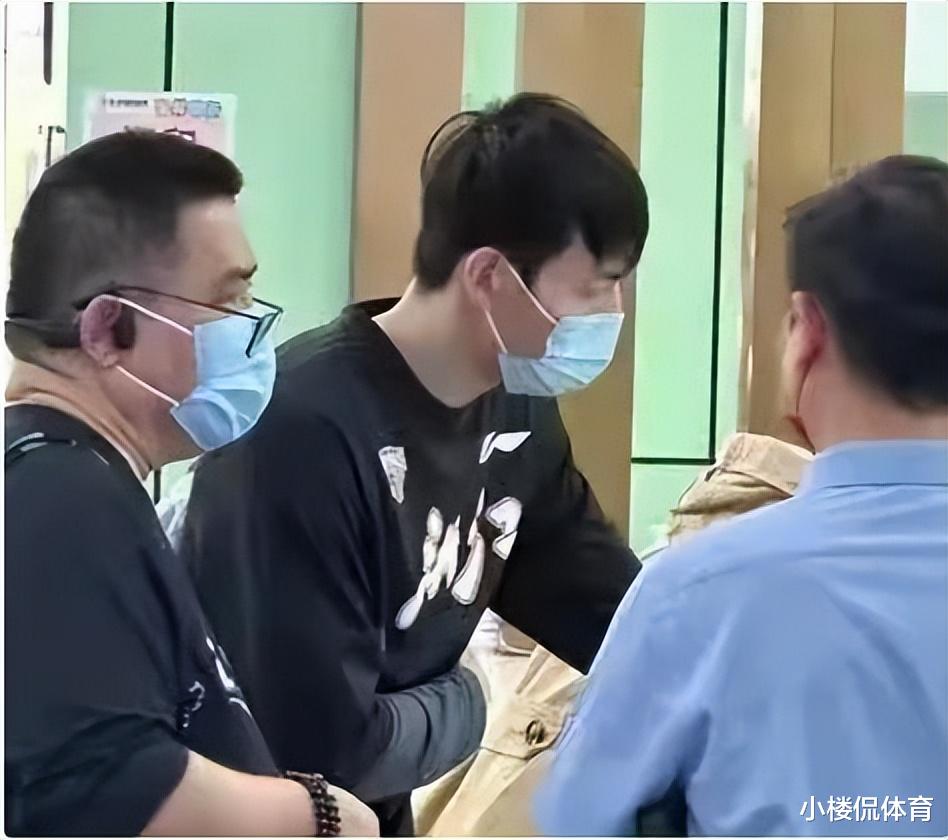 <em>吴前</em>赛前训练受伤,诊断为骨折,接下来的比赛不能打了