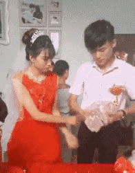 到底是激动还是难过