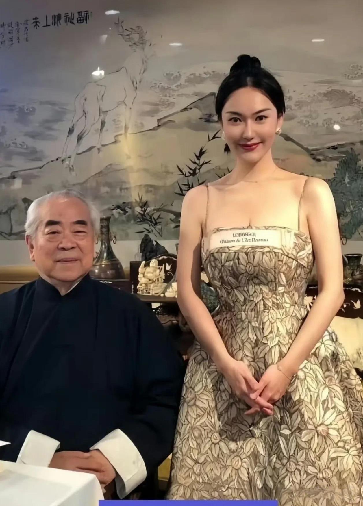 87岁书画大师范曾的亲生女儿发文证实范曾失踪事件脉络:7月13日，范曾被其37