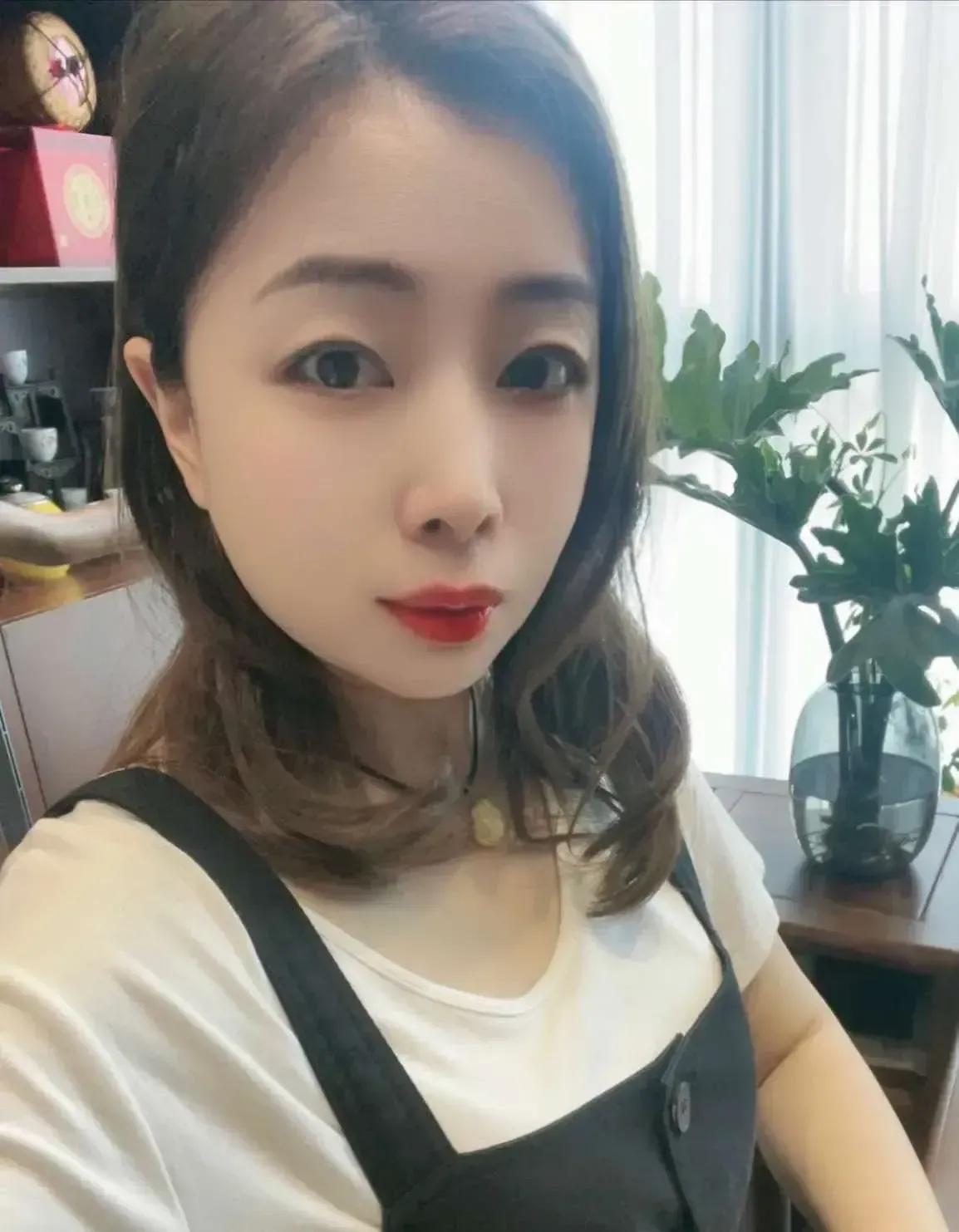 “1996年离过一次婚的姑娘，给新老公列了8条‘铁规矩’：出轨也不能家暴，工资低