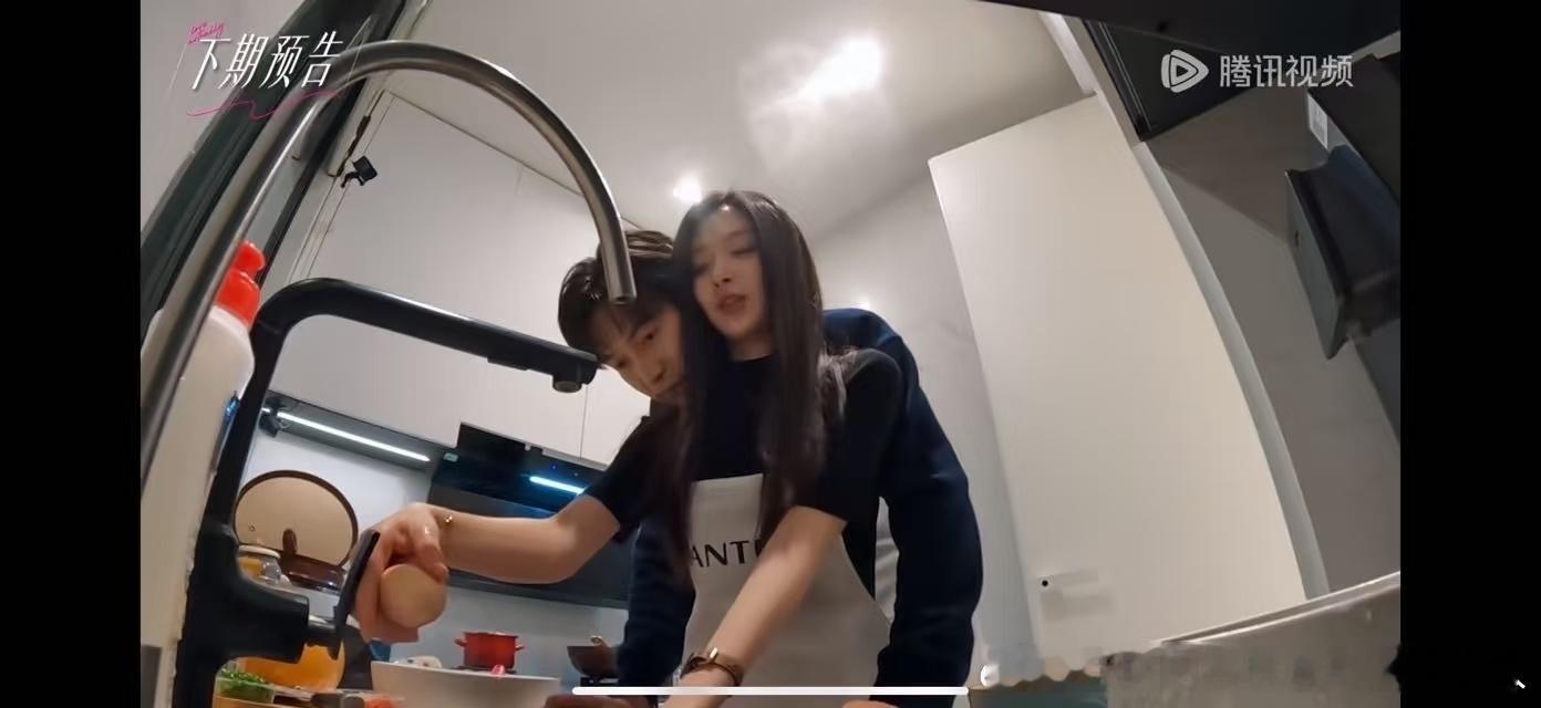 柳周he了柳周好甜半熟恋人看到柳周这么黏糊我嘴角就没下来过，洗东西要抱，走路要