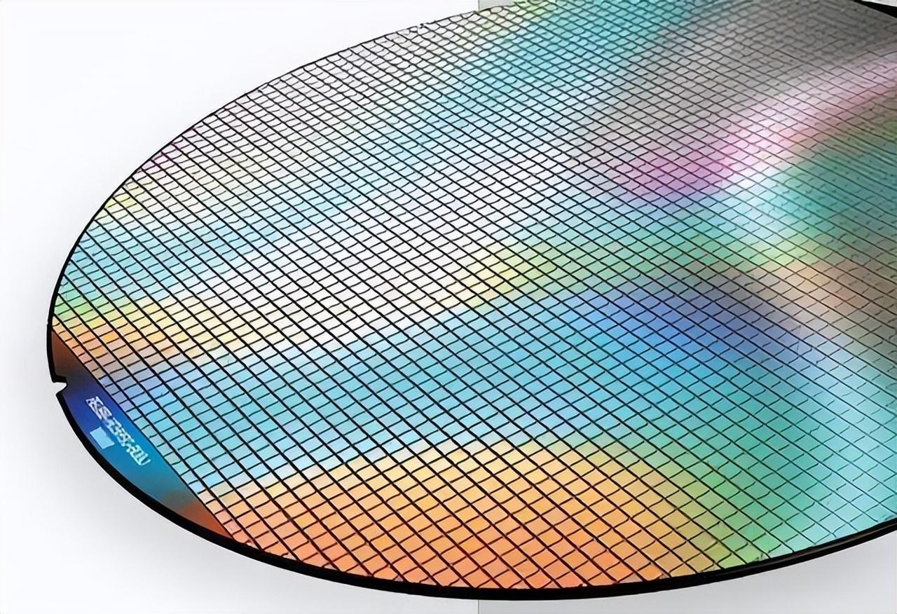 日本半导体上游的垄断地位短期内很难被撼动，但有一个问题比技术差距更难解决——人，