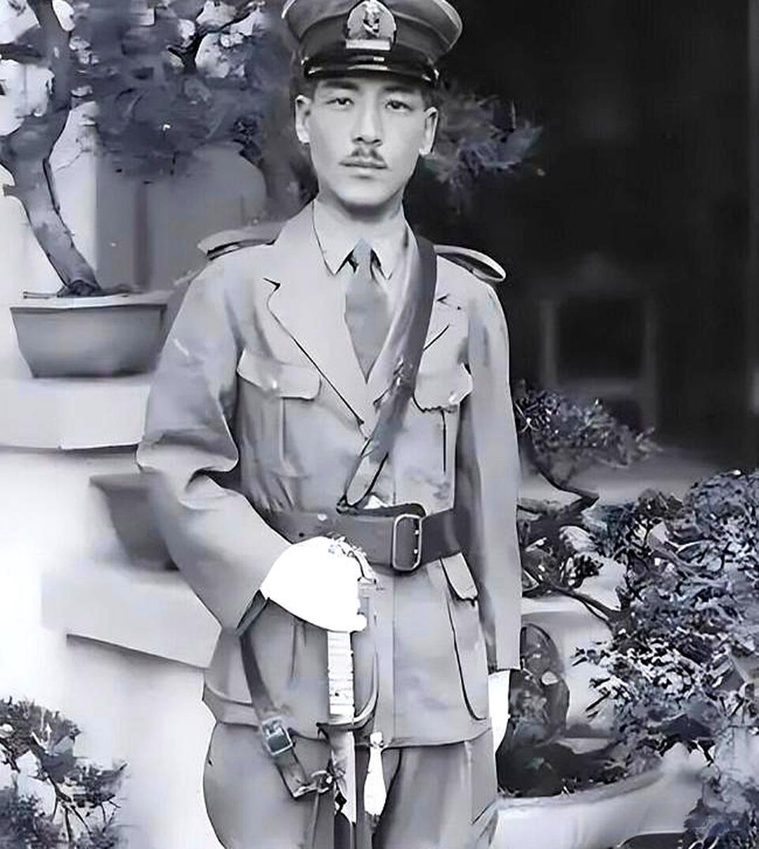 1940年5月，日军特务山田浩二被人设计带进了城郊的废弃地窖。平日里他用来对付抗