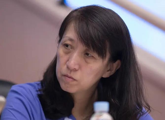 家门口翻船！中国女排2-3惜败泰国丢奥运门票，赖亚文的回应戳中痛点。天津奥体