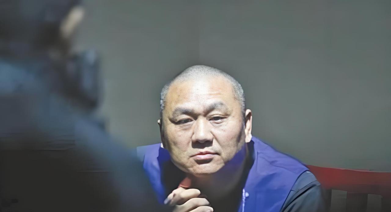 从包工头到亿万富豪，娶4妻生12子的石二群却因亲子鉴定被判死缓，那么这究竟是怎么